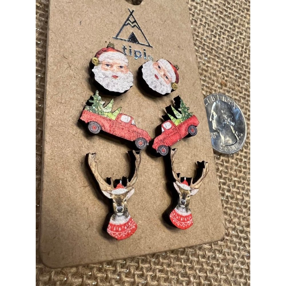 NWT‎ Tipi Wooden Studded Christmas Earrings